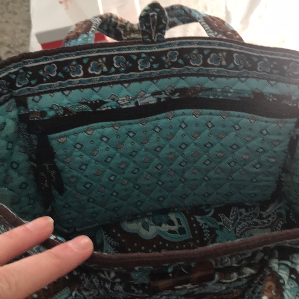 Vera Bradley medium bag! - Picture 4 of 8